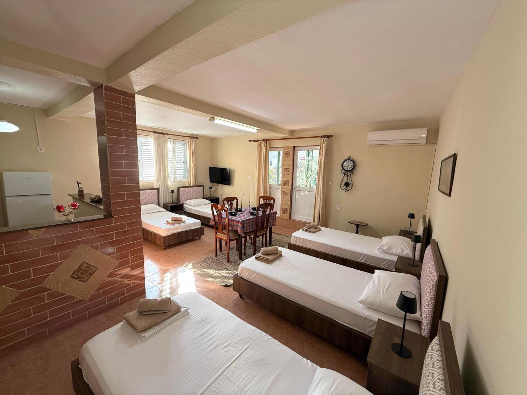 Shkodra Guest House & Trips المظهر الخارجي الصورة