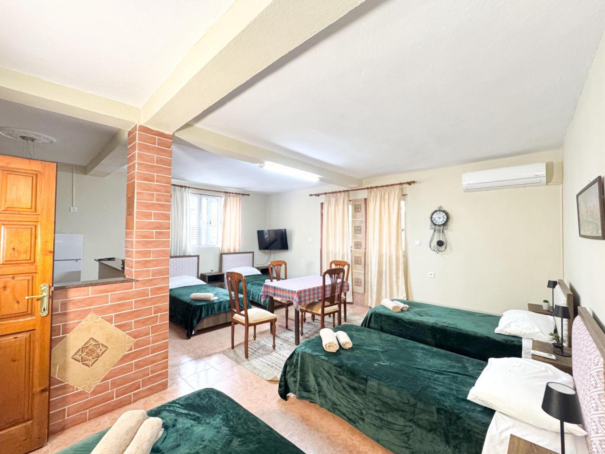 Shkodra Guest House & Trips المظهر الخارجي الصورة