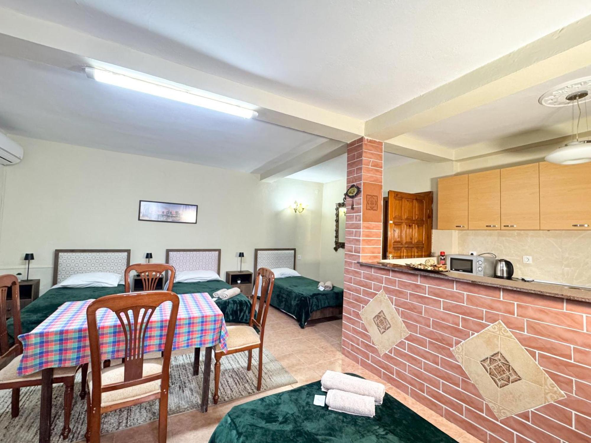 Shkodra Guest House & Trips المظهر الخارجي الصورة